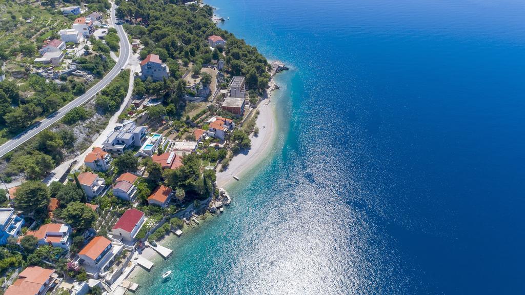 Apartments Sara & Nina Omiš Eksteriør bilde