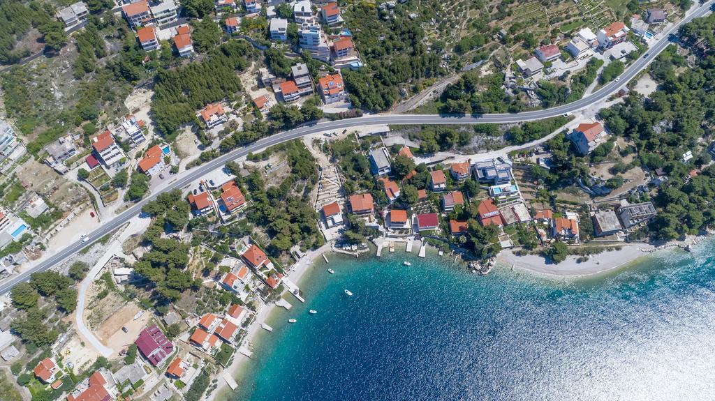 Apartments Sara & Nina Omiš Eksteriør bilde